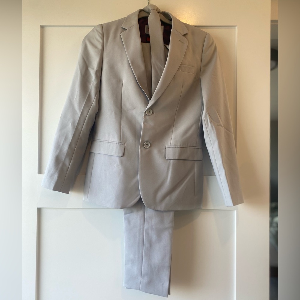 Boys size 14 light grey suit, with clip on tie.